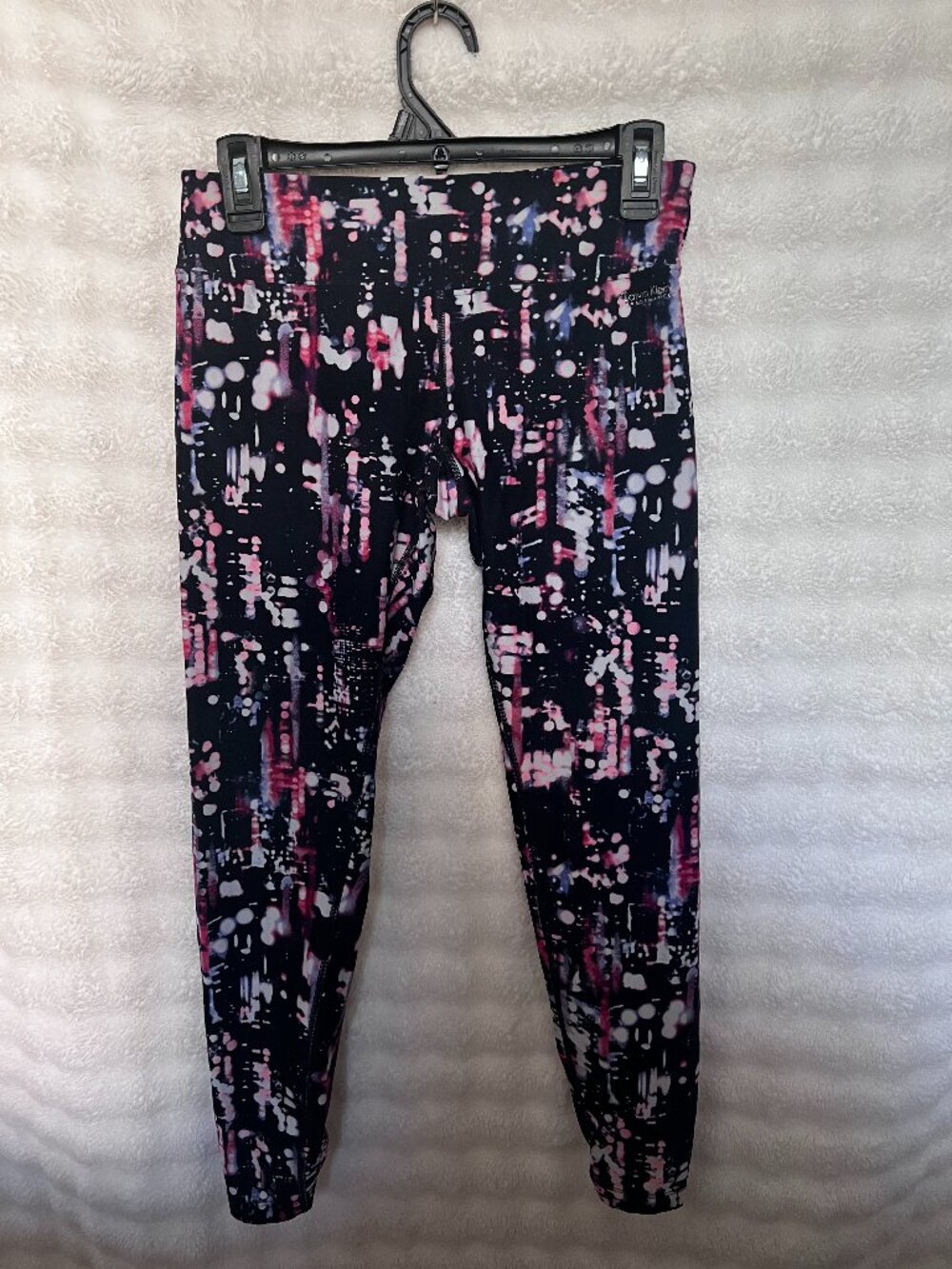 Calvin Klein Black & Pink Abstract City Lights Workout Leggings – Quick dry